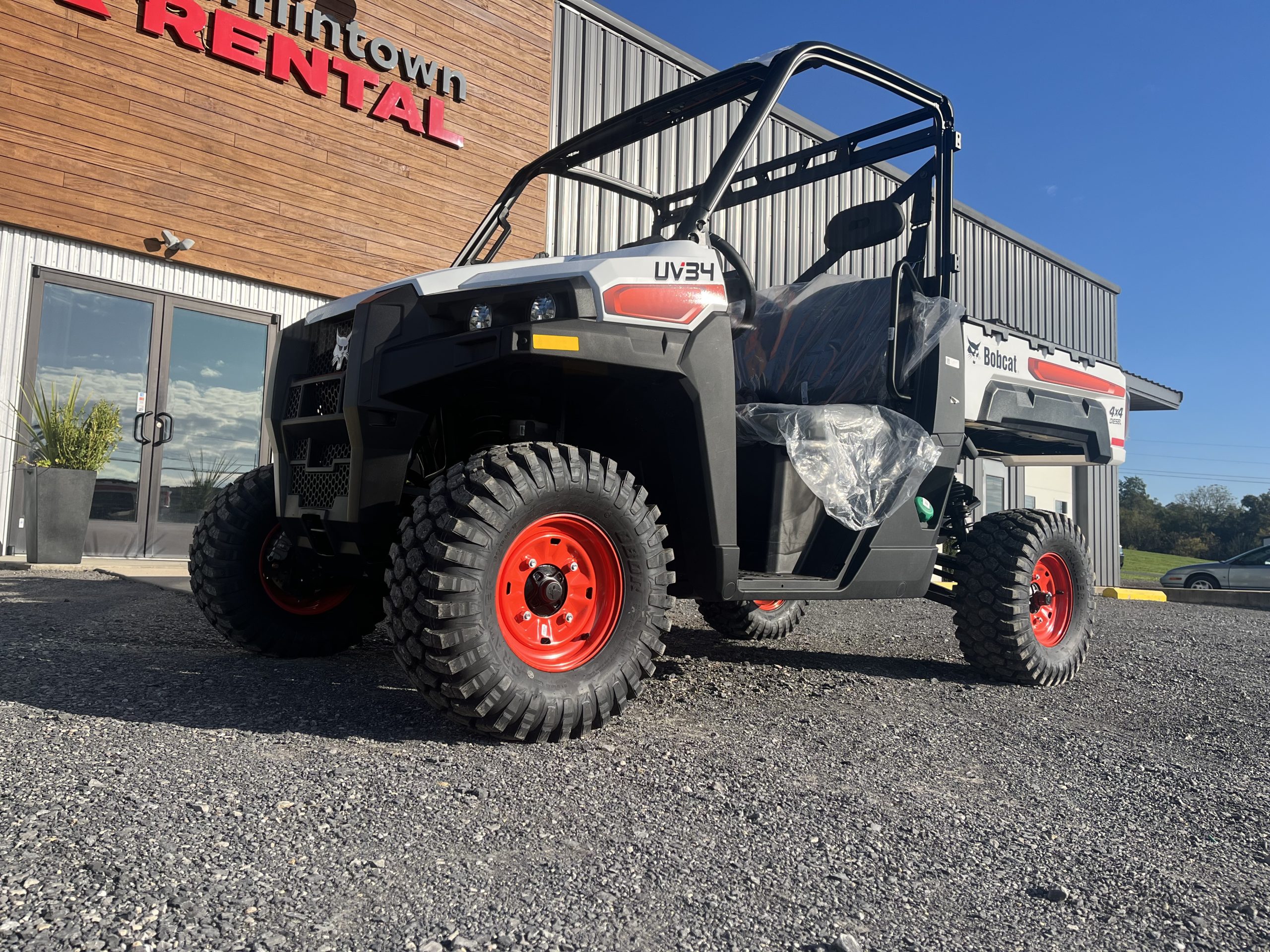 2026 BOBCAT UV34 DIESEL UTILITY VEHICLE (0%-24 MONTHS) $500 CASH REBATE! - Image 2