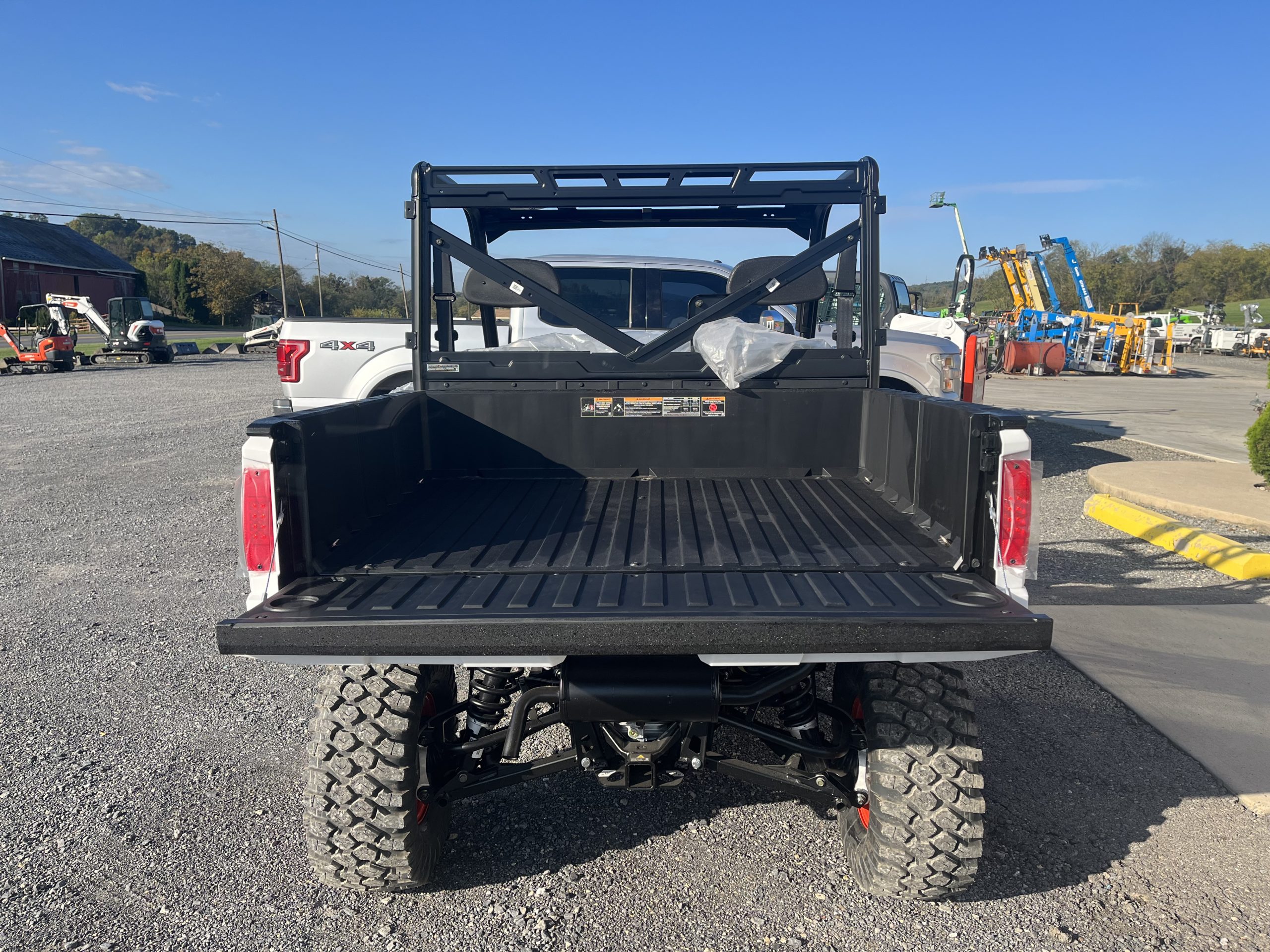 2026 BOBCAT UV34 DIESEL UTILITY VEHICLE (0%-24 MONTHS) $500 CASH REBATE! - Image 4