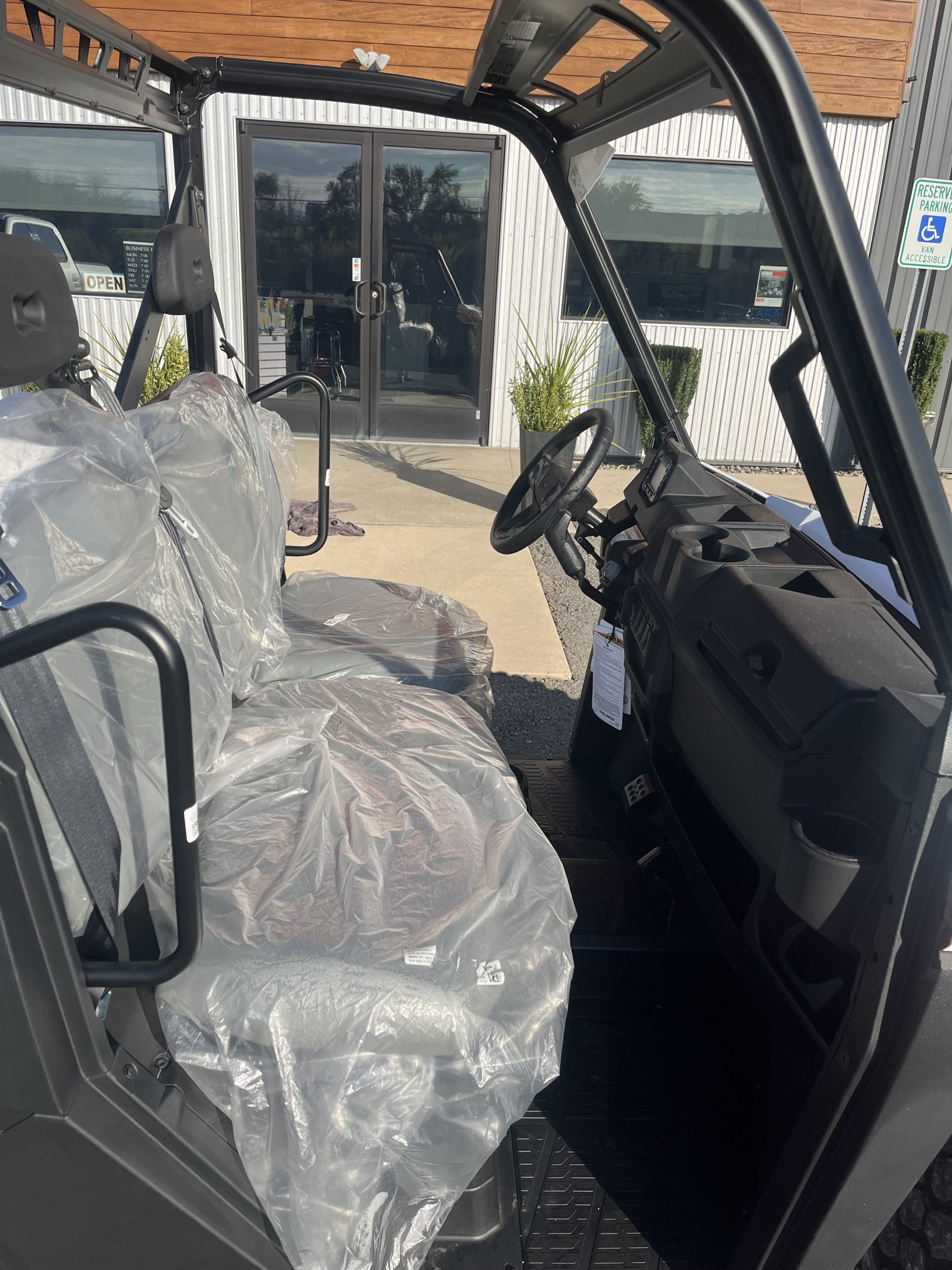 2026 BOBCAT UV34 DIESEL UTILITY VEHICLE (0%-24 MONTHS) $500 CASH REBATE! - Image 6
