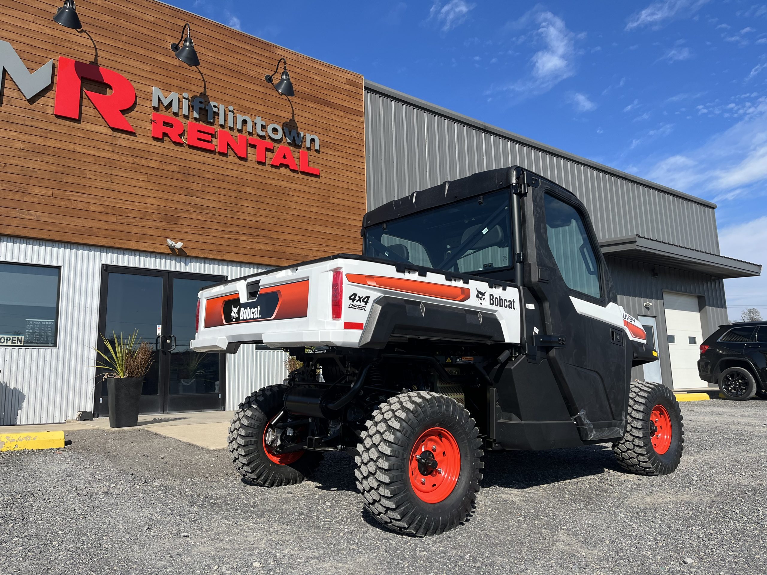 2026 BOBCAT UV34 DIESEL UTILITY VEHICLE (0%-24 MONTHS) $500 CASH REBATE! - Image 4