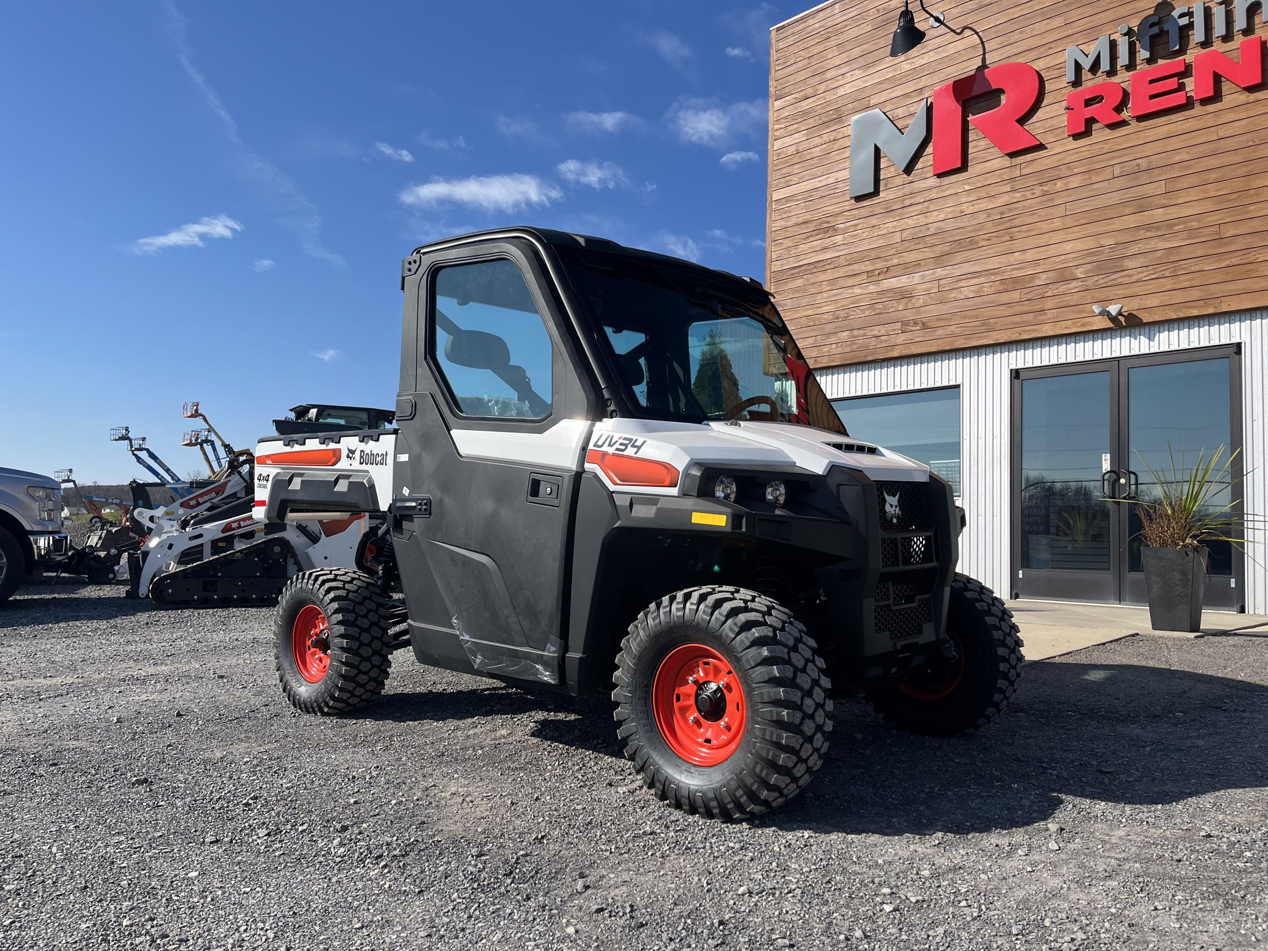 2026 BOBCAT UV34 DIESEL UTILITY VEHICLE (0%-24 MONTHS) $500 CASH REBATE! - Image 2