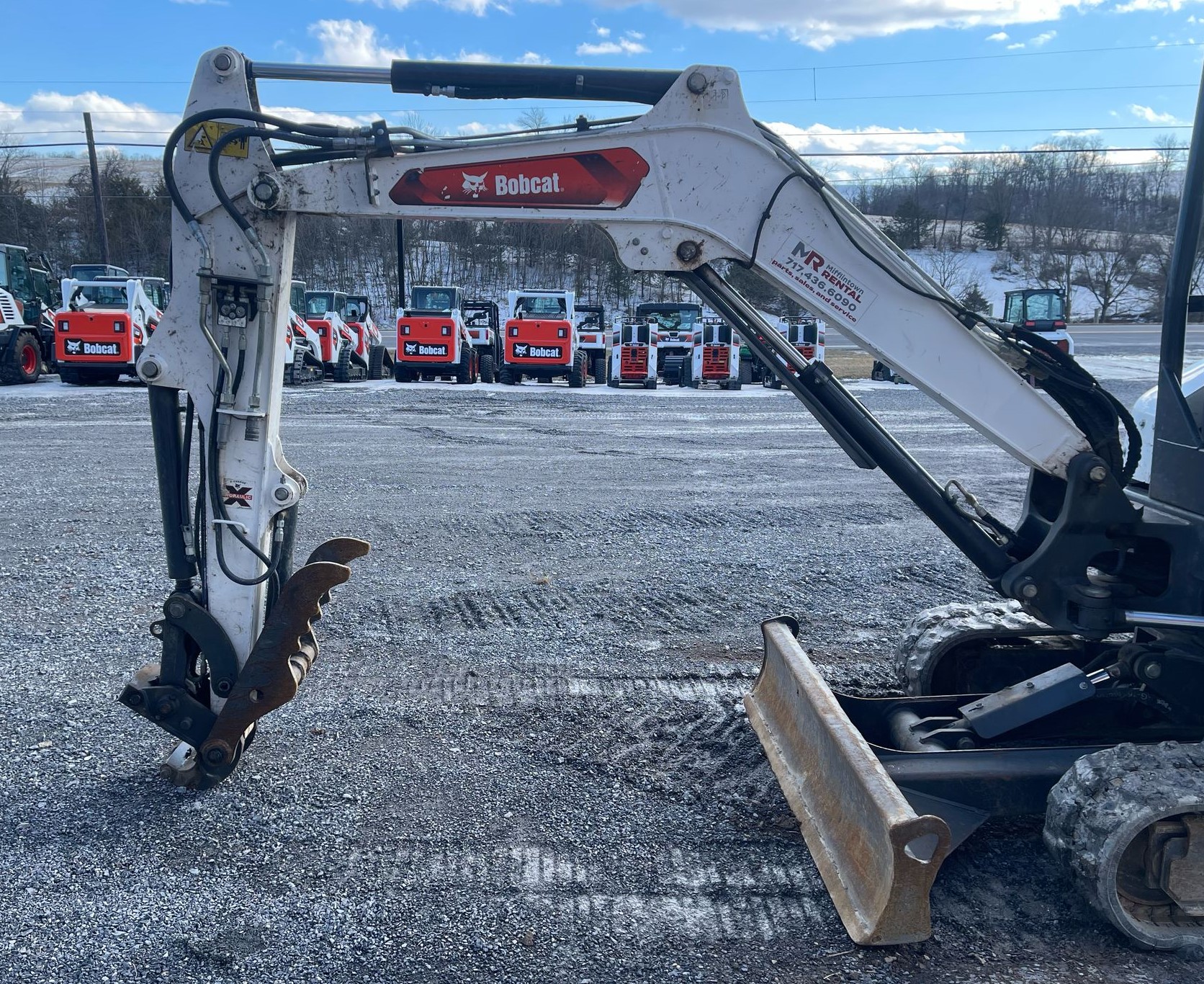 BOBCAT E32 R2 COMPACT EXCAVATOR - Image 3