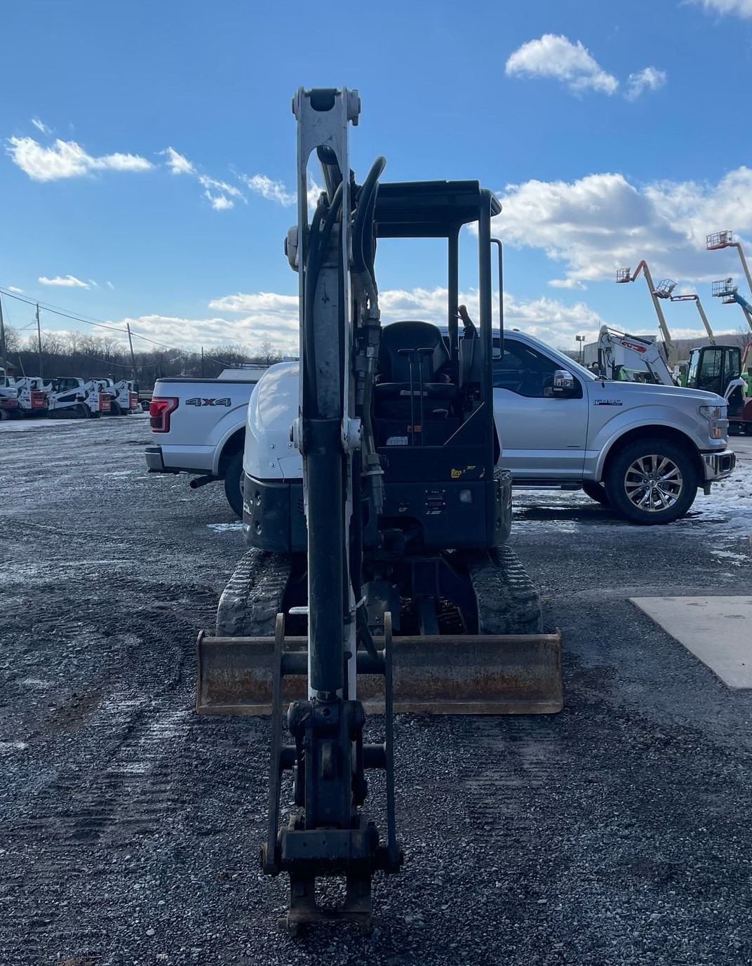 BOBCAT E32 R2 COMPACT EXCAVATOR - Image 4