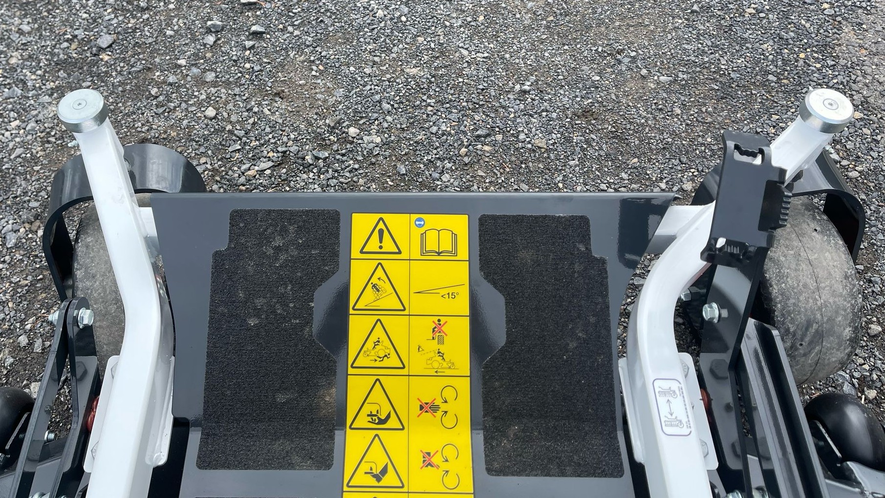 BRAND NEW! BOBCAT 2024 ZT2048 ZERO TURN MOWER SKU: 11777 (0%-60 MONTHS) $200 CASH REBATE!!! - Image 9